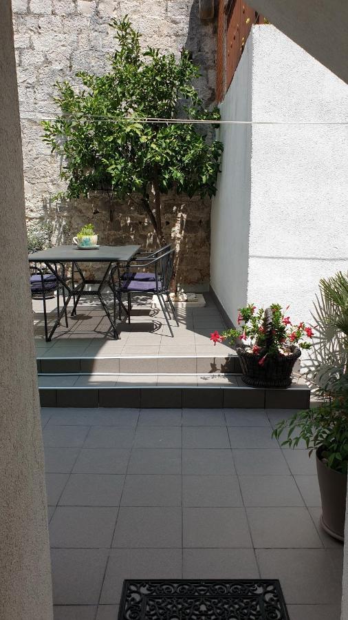 Lemon Tree Hotel Donji Seget Exterior photo
