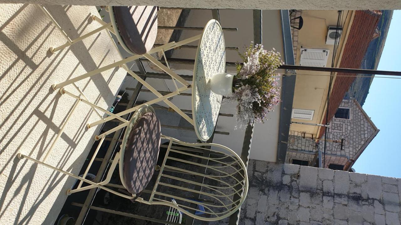Lemon Tree Hotel Donji Seget Exterior photo