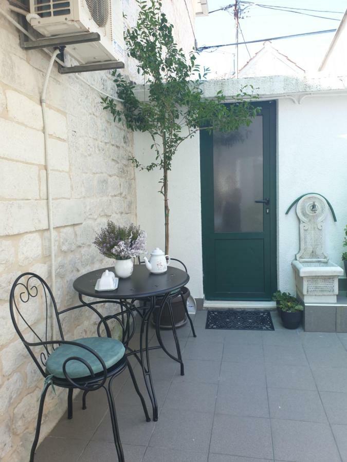 Lemon Tree Hotel Donji Seget Exterior photo