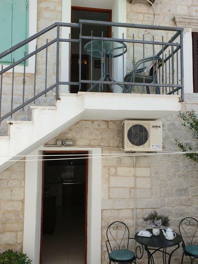 Lemon Tree Hotel Donji Seget Exterior photo