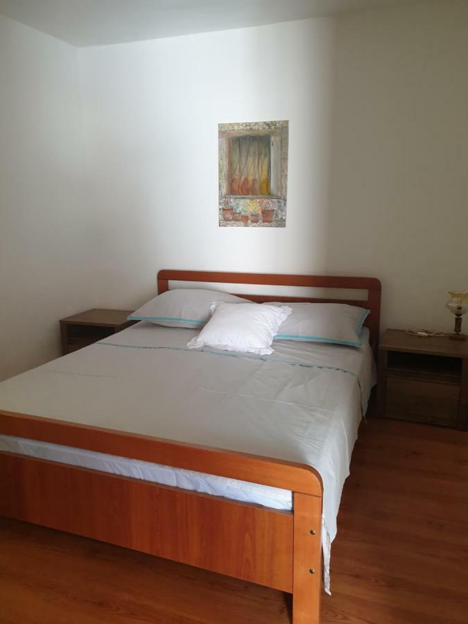 Lemon Tree Hotel Donji Seget Exterior photo